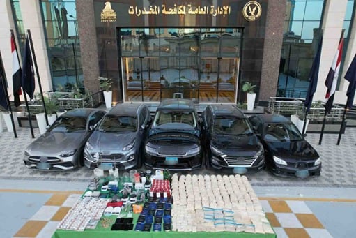 200 كليو حشيش ودولارت وسيارات ومجوهرات في حوزة عصابة سارة خليفة